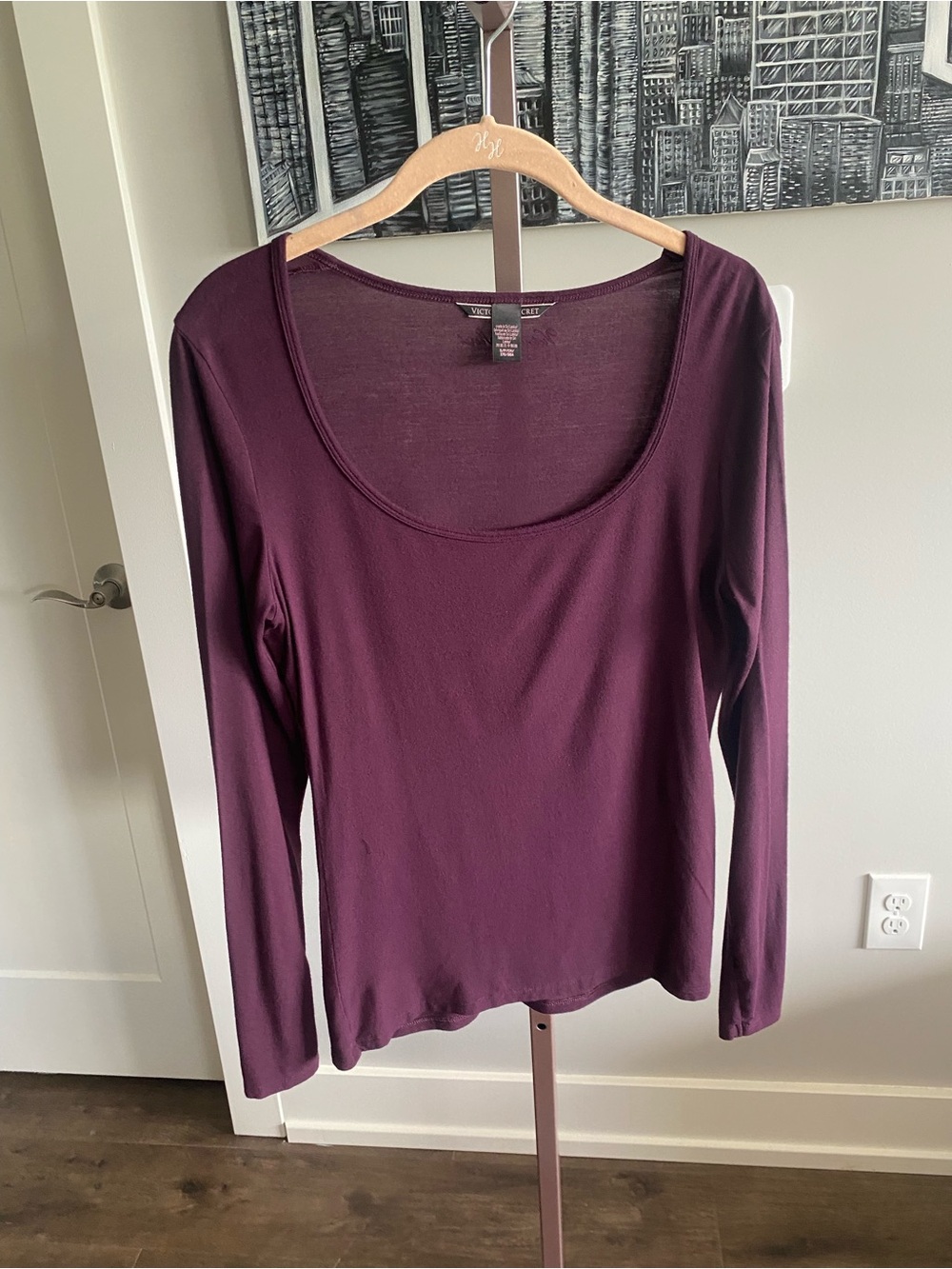 Preowned Victoria’s Secret Plum Long Sleeve Lounge Tee Small